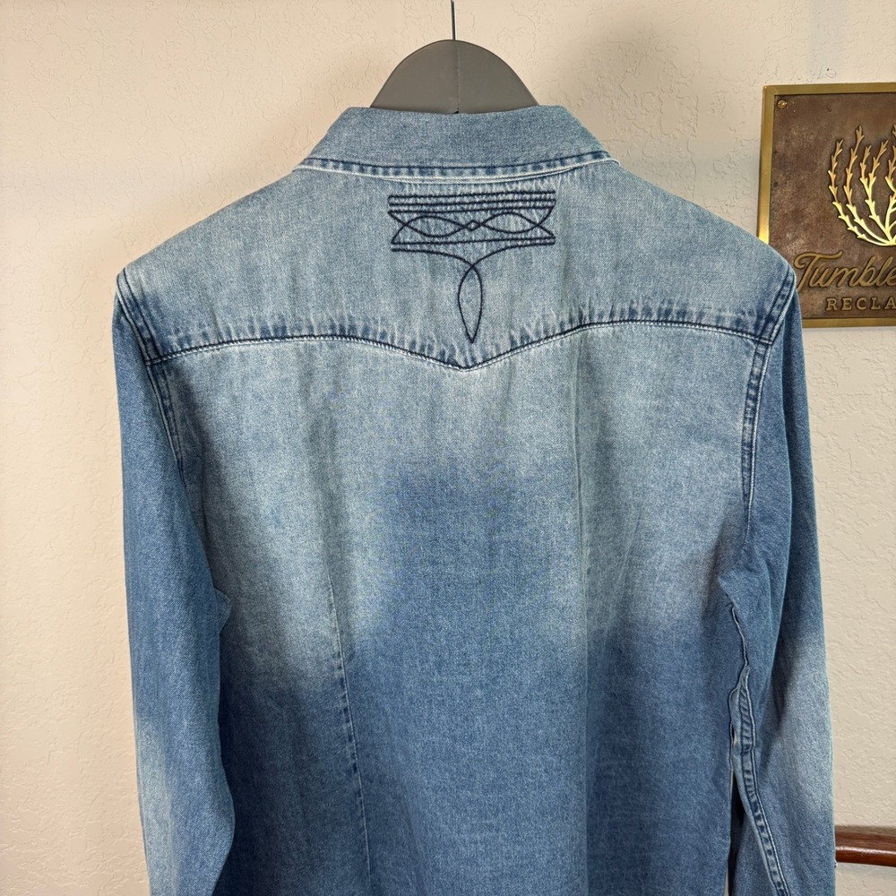 Sendero Provisions Co Womens XL Blue Denim Western Pearl Snap Smile Pocket Shirt - Picture 6 of 9